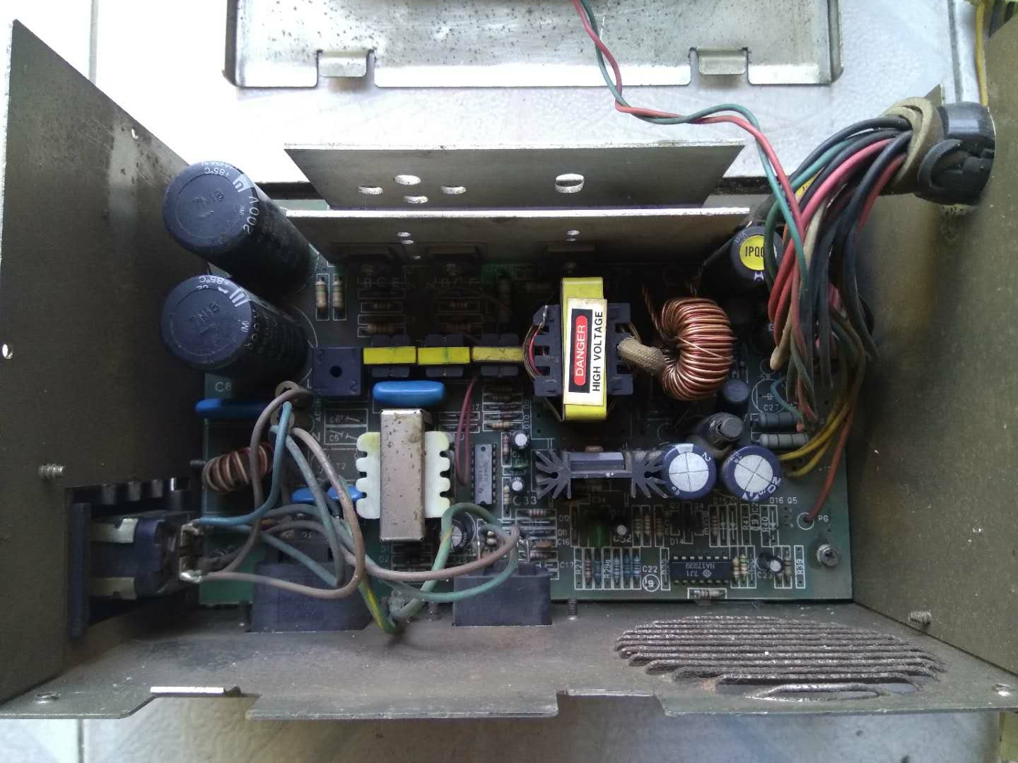 空调关了外机还在工作是怎么回事,耗电多吗